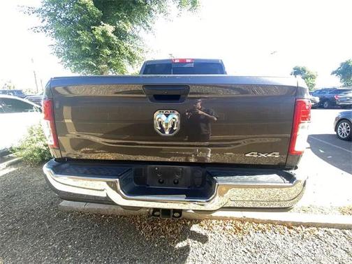 2022 RAM 2500 Tradesman Crew Cab 4x4 6'4' Box