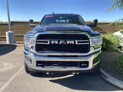 2022 RAM 2500 Tradesman Crew Cab 4x4 6'4' Box