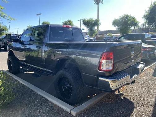 2022 RAM 2500 Tradesman Crew Cab 4x4 6'4' Box