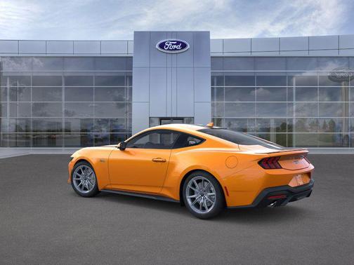 Orange Fury Tri-Coat 2026 Ford Mustang