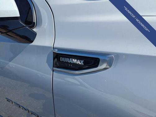 White Frost Tricoat 2021 GMC Yukon Denali