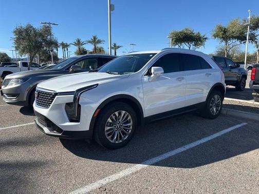2024 Cadillac XT4 Premium Luxury
