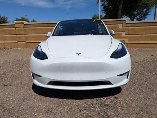 Pearl White Multi-Coat 2025 Tesla Model Y Long Range Dual Motor Rear-Wheel Drive