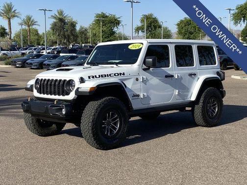 Bright White Clearcoat 2024 Jeep Wrangler Rubicon 392