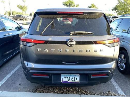 2023 Nissan Pathfinder S FWD