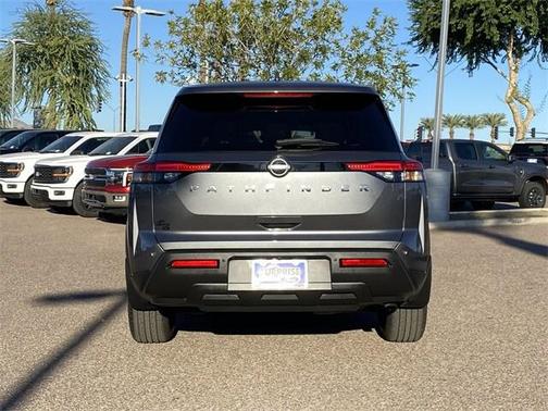 2023 Nissan Pathfinder S FWD