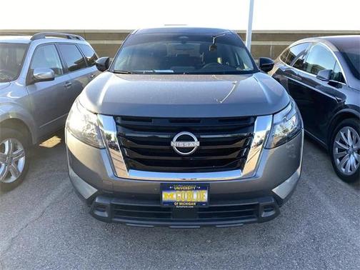 2023 Nissan Pathfinder S FWD