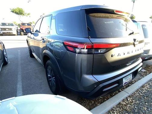 2023 Nissan Pathfinder S FWD