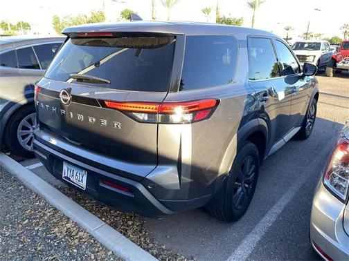 2023 Nissan Pathfinder S FWD