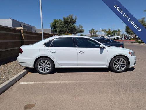 Pure White 2019 Volkswagen Passat 2.0T Wolfsburg Edition