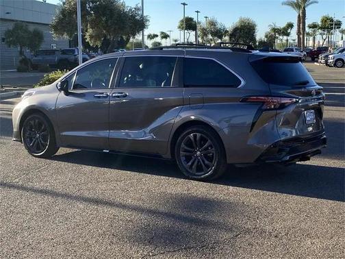 2022 Toyota Sienna XSE 7 Passenger