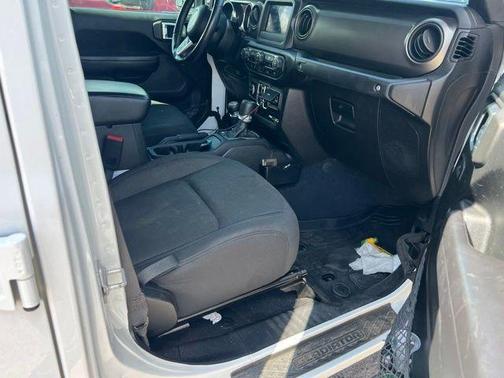 Bright White 2020 Jeep Gladiator Sport