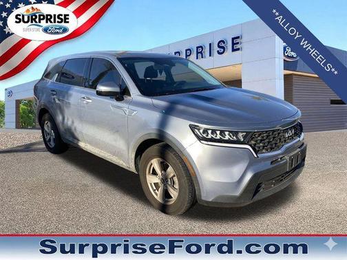 Everlasting Silver 2023 Kia Sorento LX