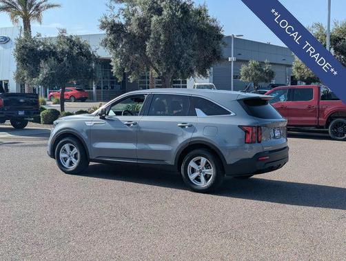 Everlasting Silver 2023 Kia Sorento LX