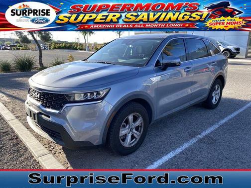 Everlasting Silver 2023 Kia Sorento LX