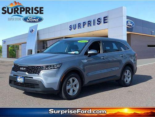 Everlasting Silver 2023 Kia Sorento LX