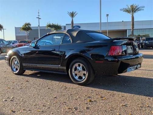 1999 Ford Mustang Base