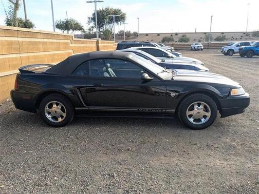 1999 Ford Mustang Base