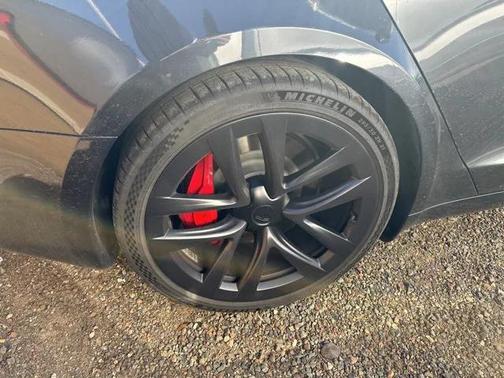 2024 Tesla Model S Plaid