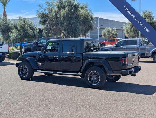 Black Clearcoat 2023 Jeep Gladiator Overland