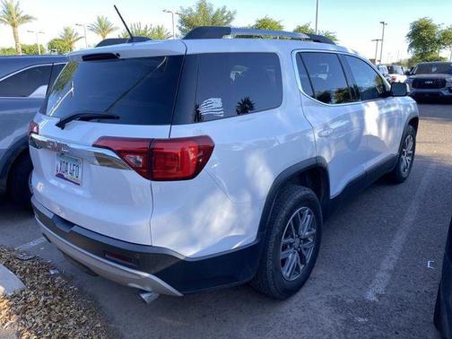 Summit White 2018 GMC Acadia SLE-2