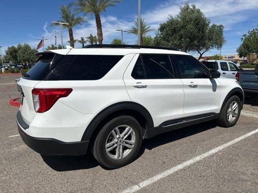 Star White Metallic Tri-Coat 2024 Ford Explorer XLT
