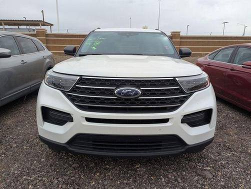 Star White Metallic Tri-Coat 2024 Ford Explorer XLT