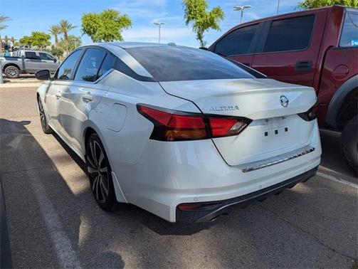 2022 Nissan Altima SR FWD