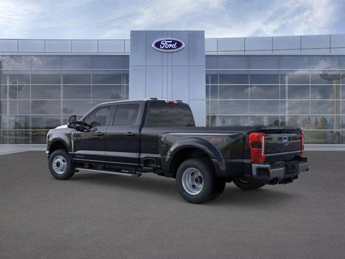 Agate Black Metallic 2026 Ford F-350 XLT