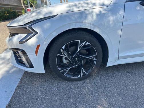 Snow White Pearl 2025 Kia K5 GT-Line