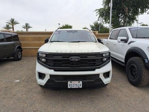 White Metallic 2025 Ford Expedition Max Active 4x4