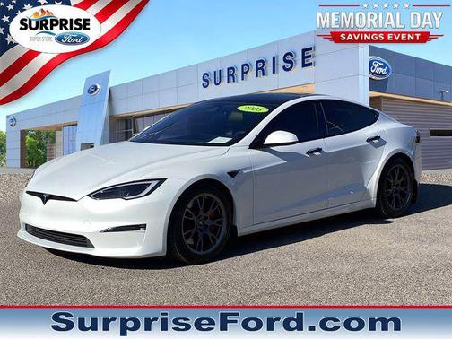 Pearl White Multi-Coat 2023 Tesla Model S Plaid