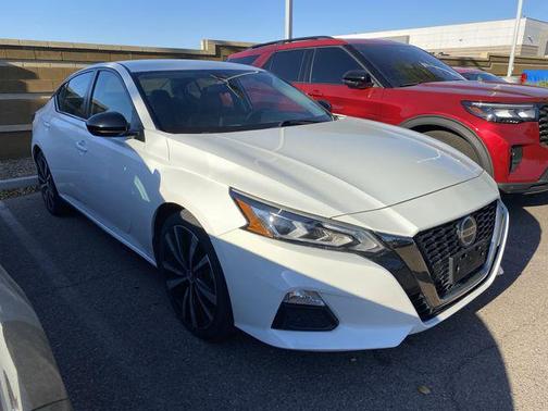 Glacier White 2021 Nissan Altima SR FWD