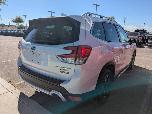 Crystal White Pearl 2023 Subaru Forester Touring