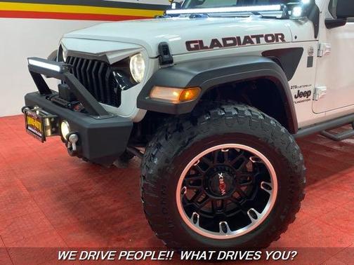 Photo 4 of 41 of 2020 Jeep Gladiator Sport