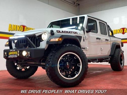 Photo 2 of 41 of 2020 Jeep Gladiator Sport