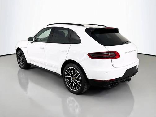 White 2018 Porsche Macan