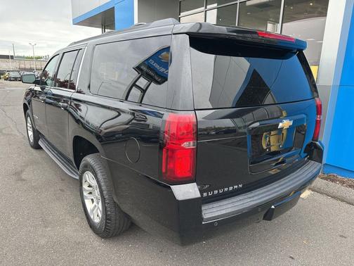 Black 2018 Chevrolet Suburban LT