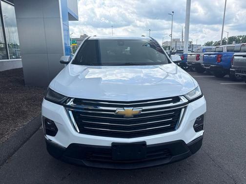 Summit White 2023 Chevrolet Traverse LT Cloth