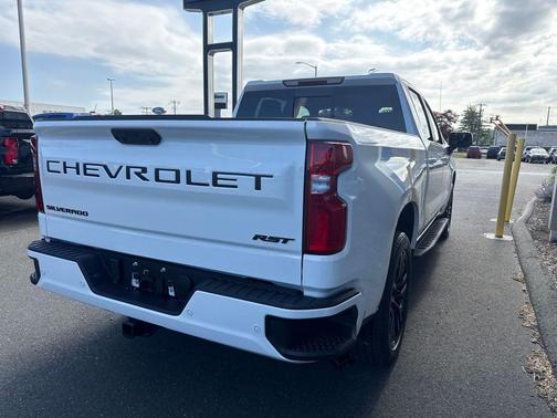 Summit White 2026 Chevrolet Silverado 1500 RST