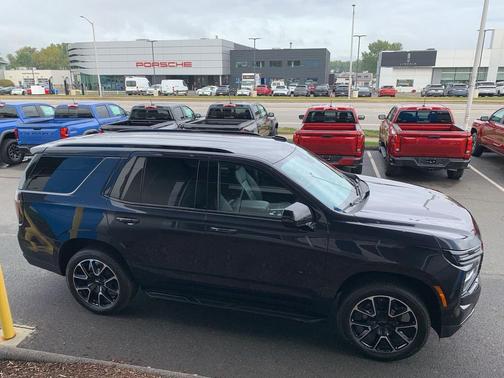 2025 Chevrolet Tahoe 4WD RST