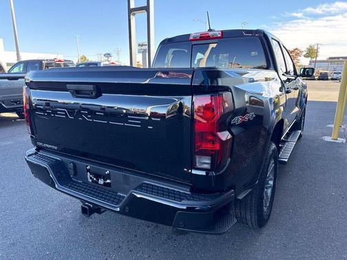 Black 2026 Chevrolet Colorado LT