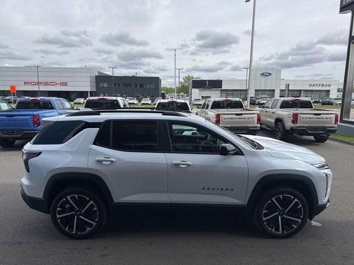 Polar White Tricoat 2026 Chevrolet Equinox AWD RS