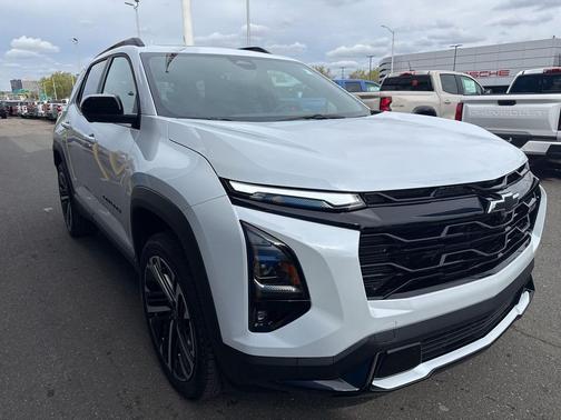 Polar White Tricoat 2026 Chevrolet Equinox AWD RS