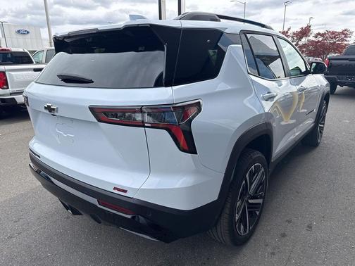 Polar White Tricoat 2026 Chevrolet Equinox AWD RS