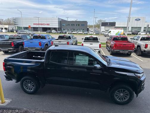 Black 2026 Chevrolet Colorado LT