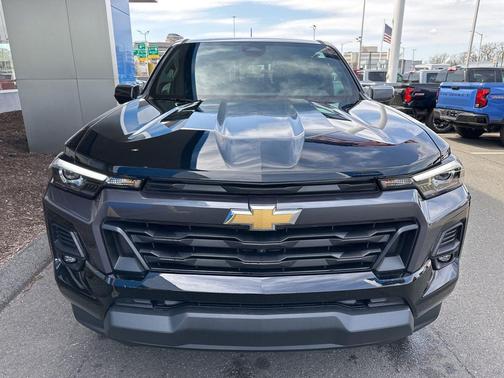 Black 2026 Chevrolet Colorado LT