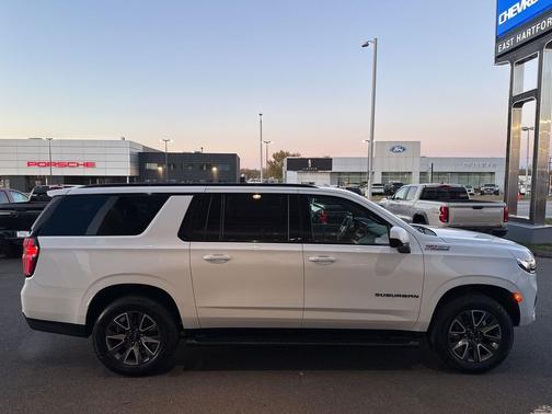 2022 Chevrolet Suburban 4WD Z71