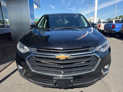 Mosaic Black Metallic 2020 Chevrolet Traverse LT Leather