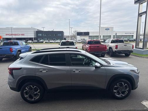 Sterling Gray Metallic 2026 Chevrolet Trax LT